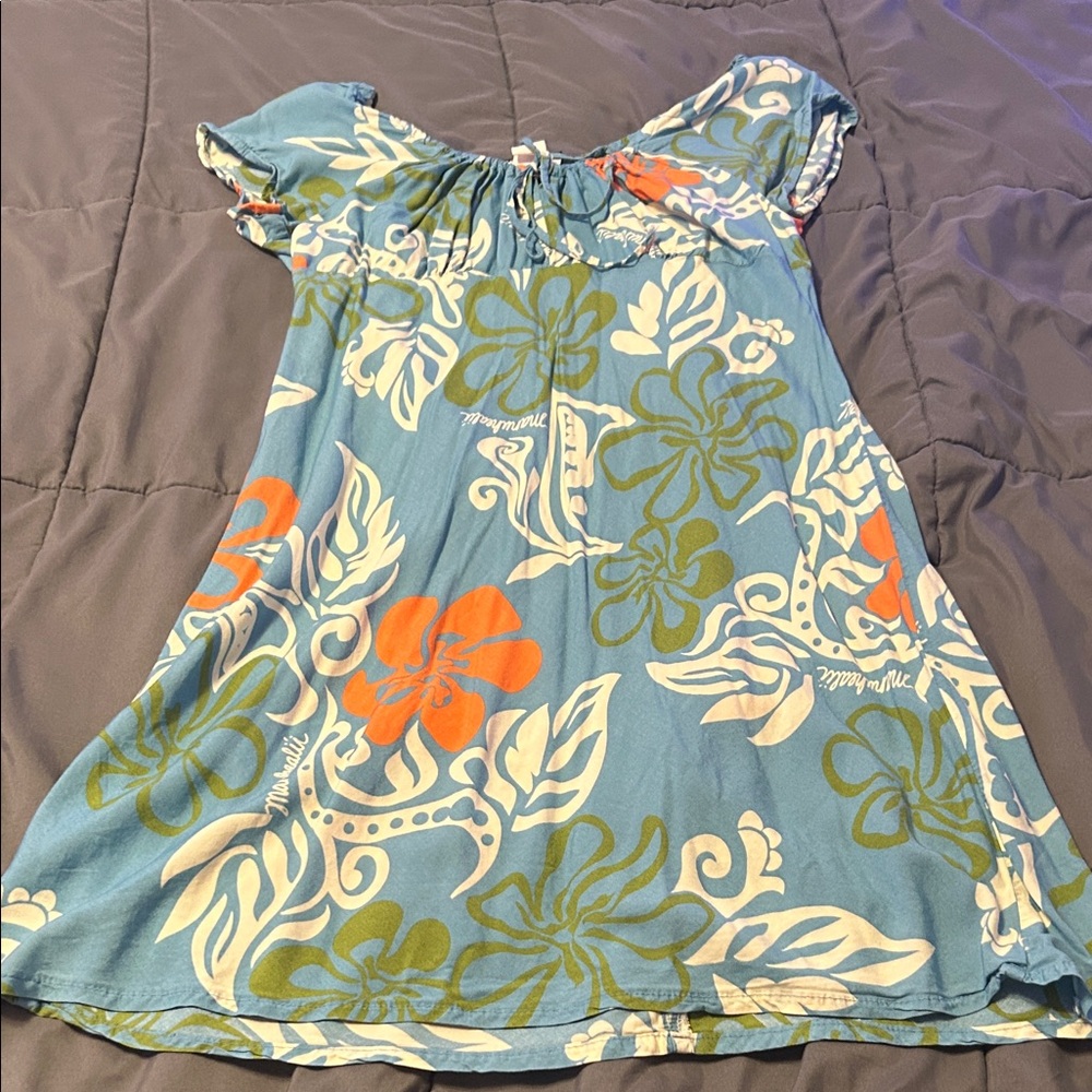 Manuhealiʻi dress